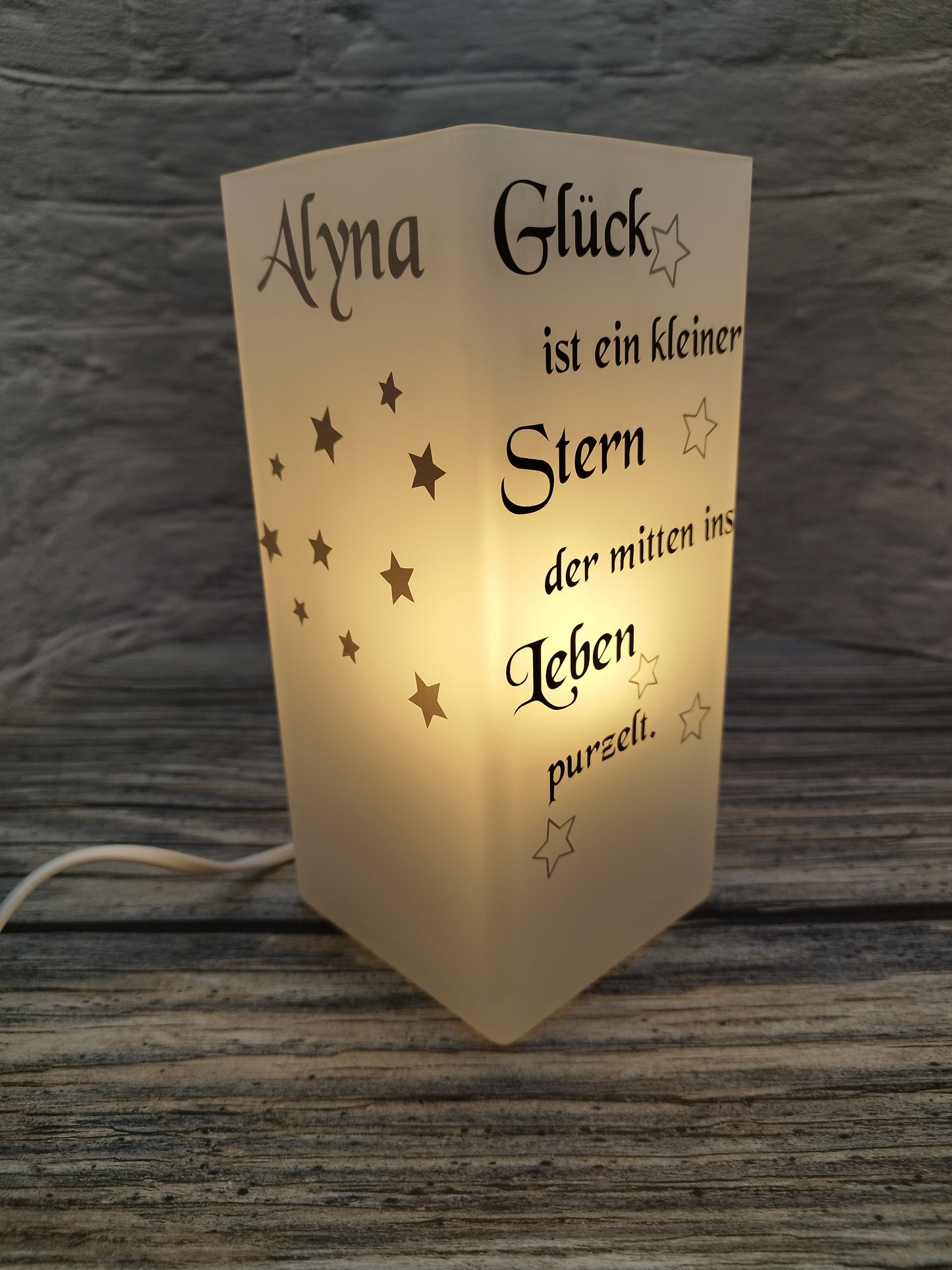 Personalisierte Tischlampe als Geschenk zur Geburt
