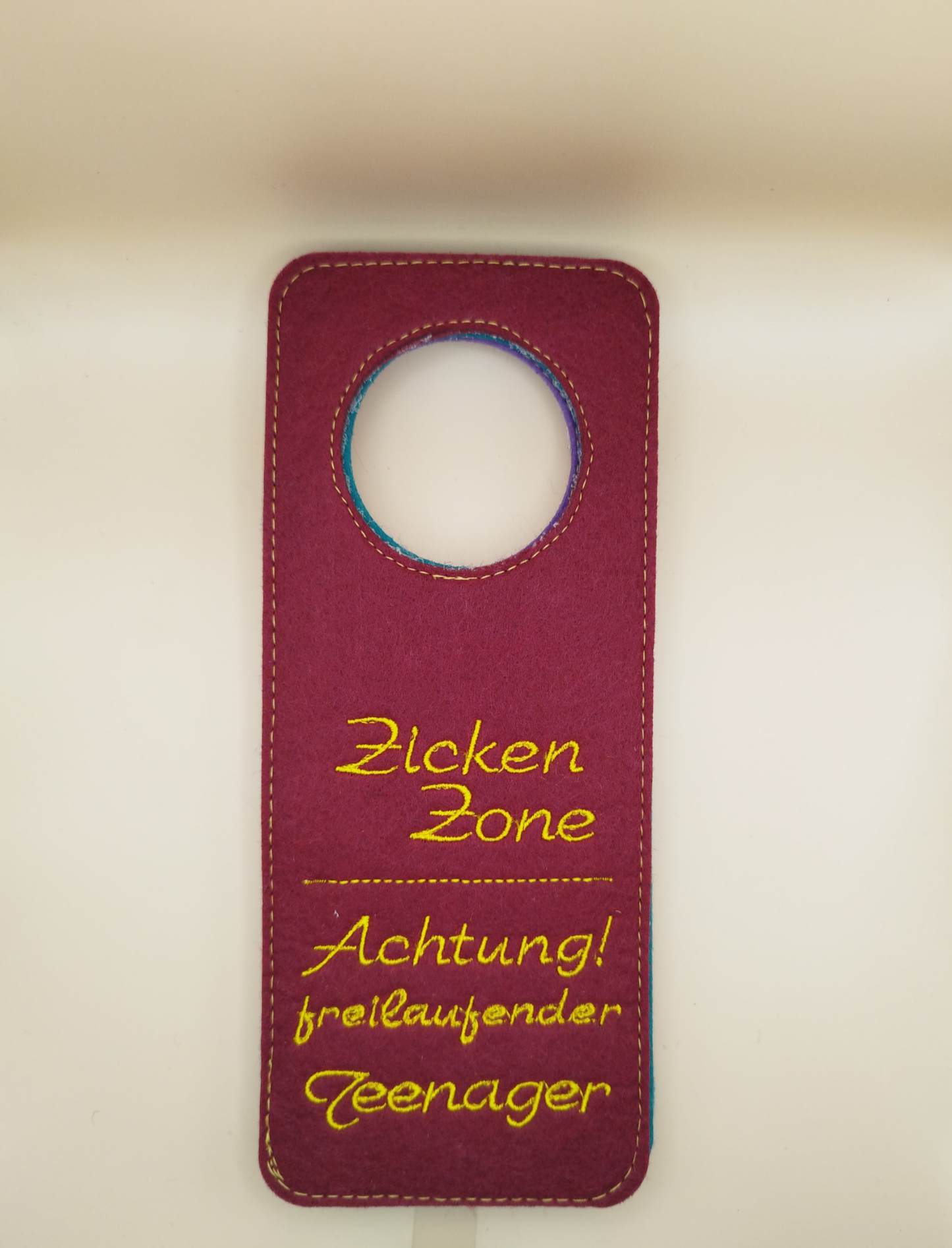 Lustiges Besticktes Türschild aus Filz für Teenager – Einzigartig und Humorvoll