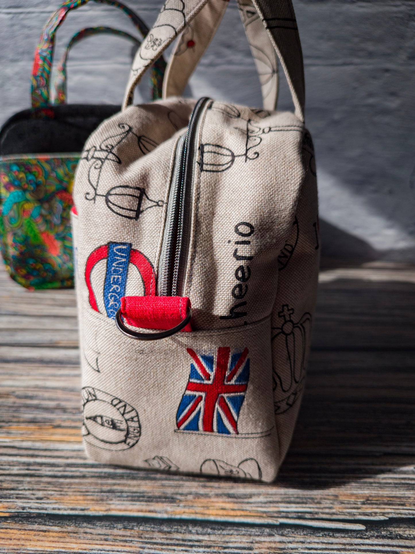 Tolle kleine Damen Handtasche mit London Motiv - Stylisch und praktisch
