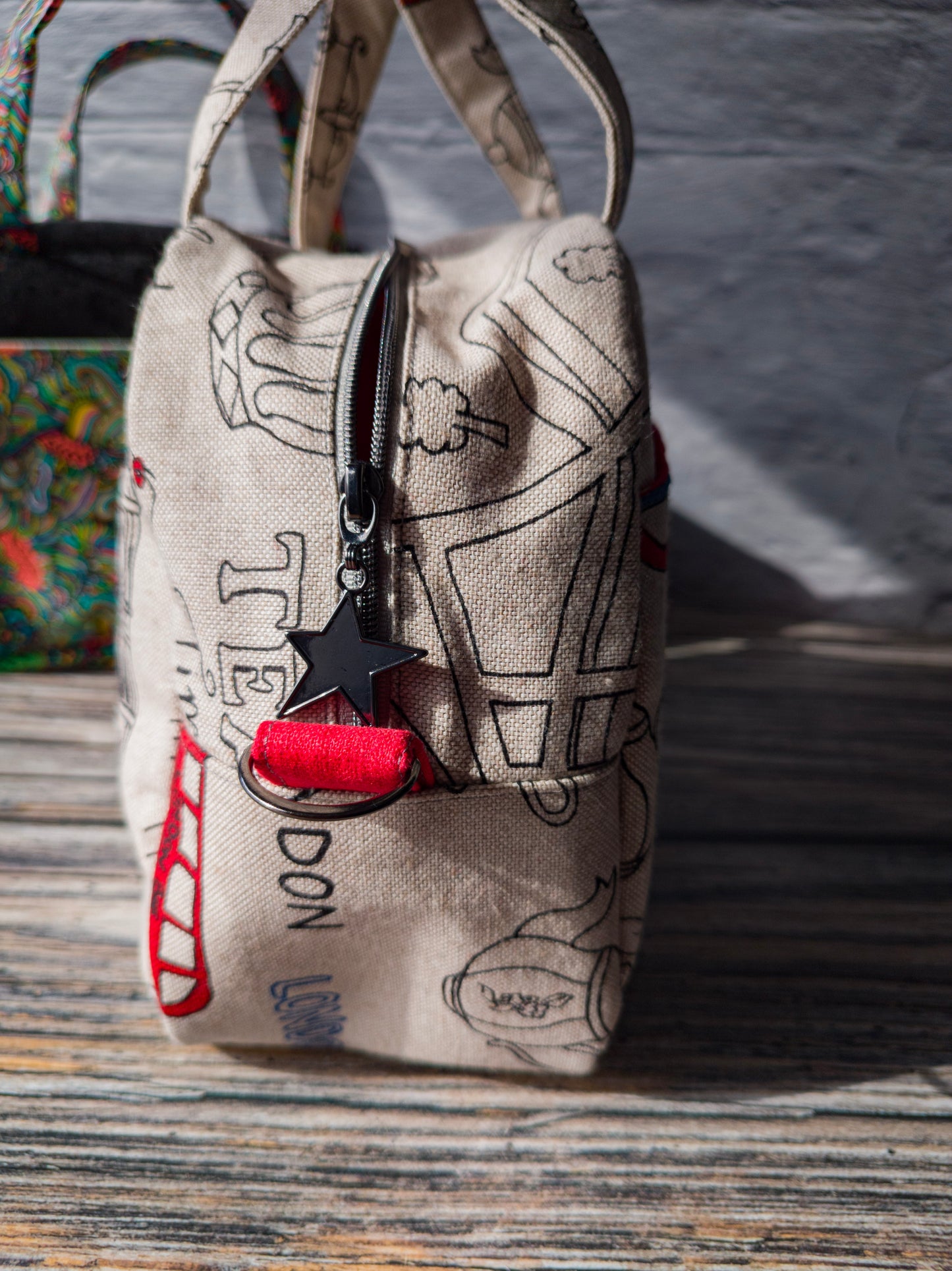 Tolle kleine Damen Handtasche mit London Motiv - Stylisch und praktisch