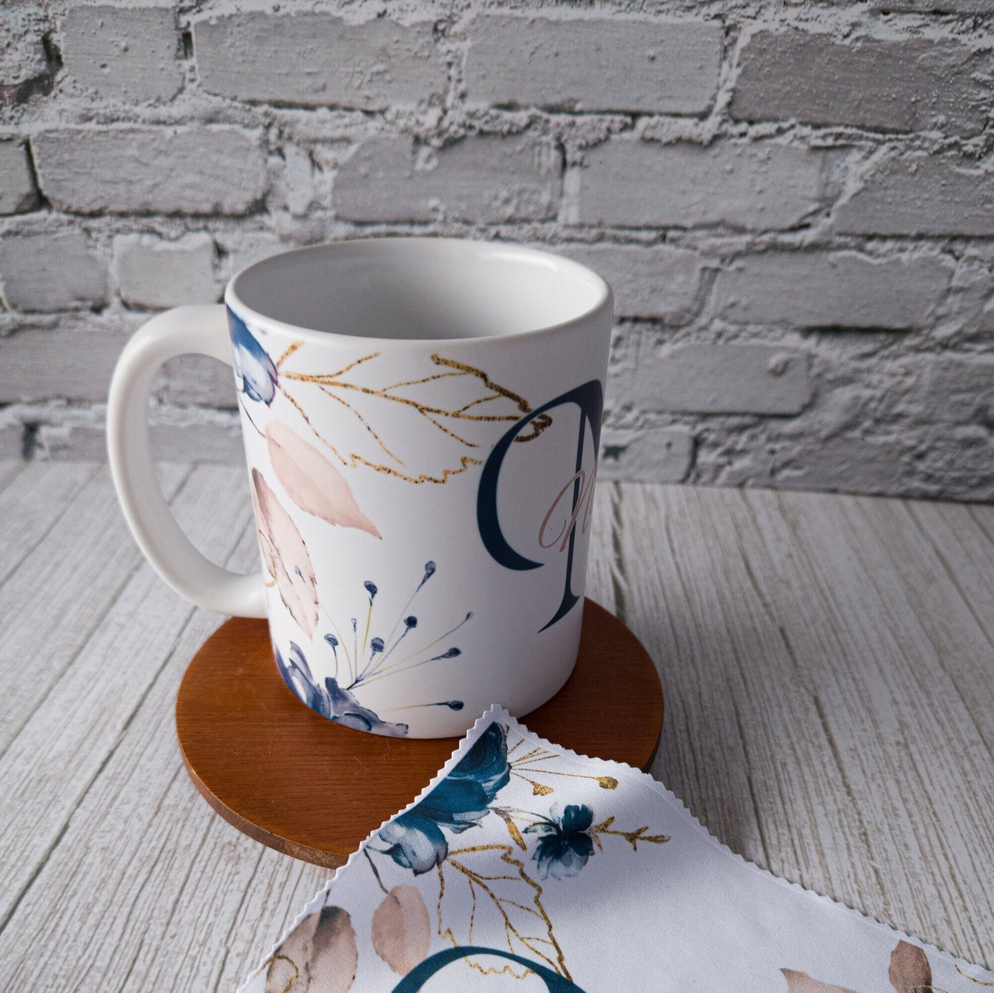 Personalisiert für Ihren Arbeitsplatz: der exklusive Kaffeebecher aus Keramik!