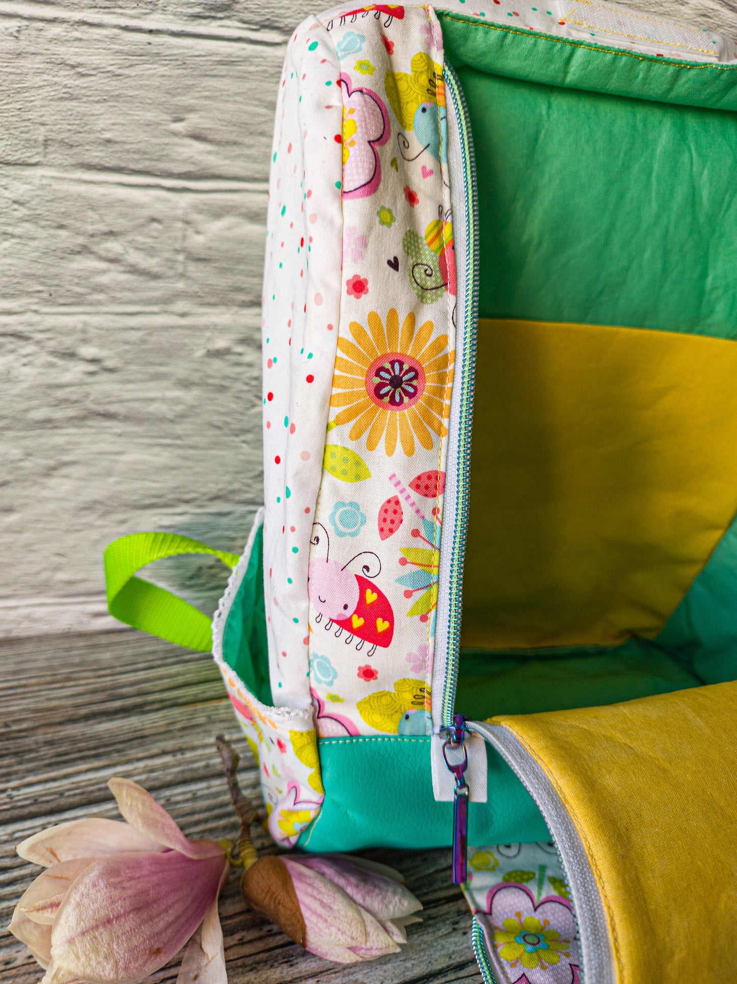 Stylischer Kinderrucksack aus hochwertiger Baumwolle und Kunstleder für Kinder