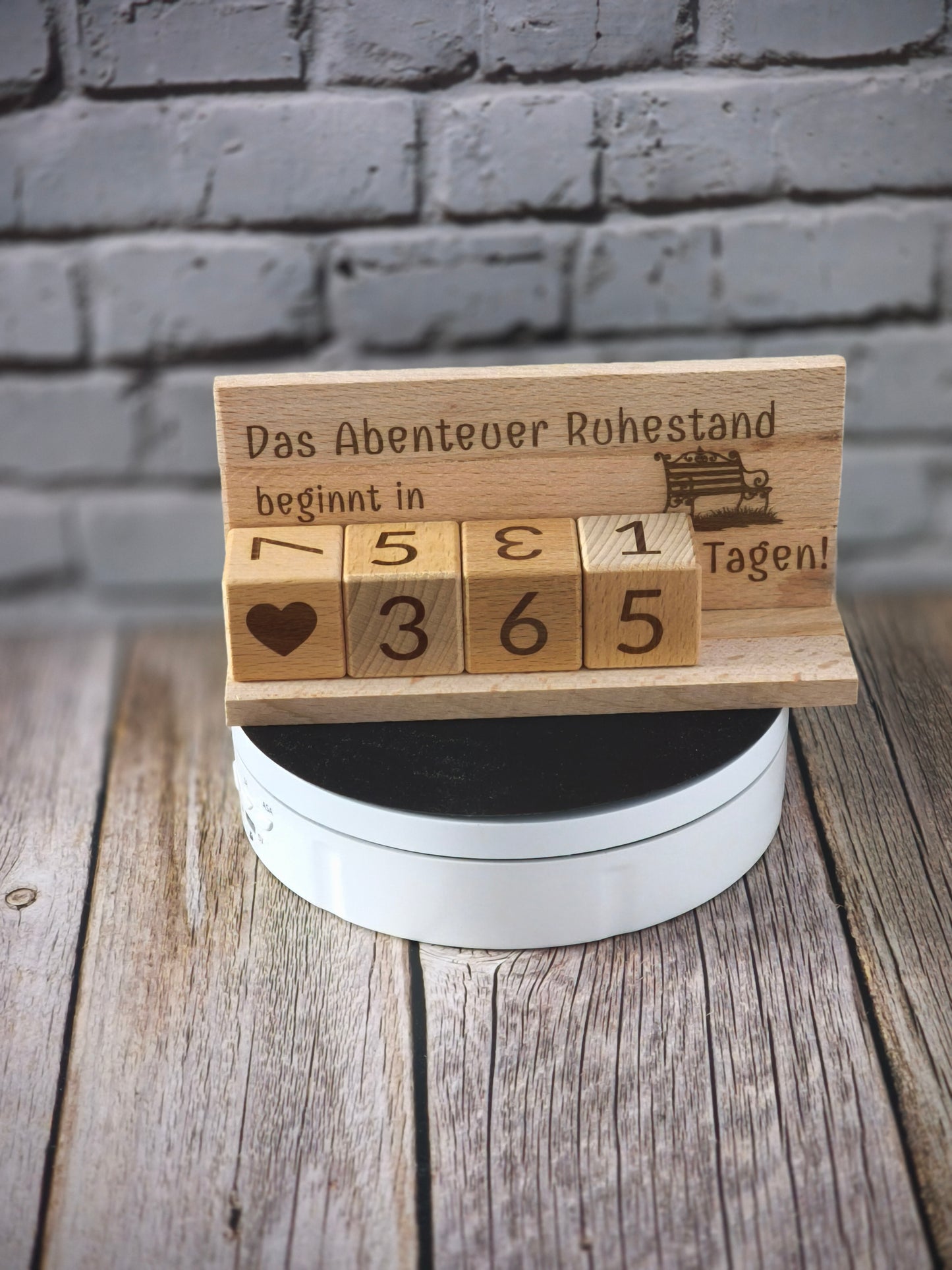 Countdown bis zum Ruhestand - gravierte Würfel als emotionales Geschenk