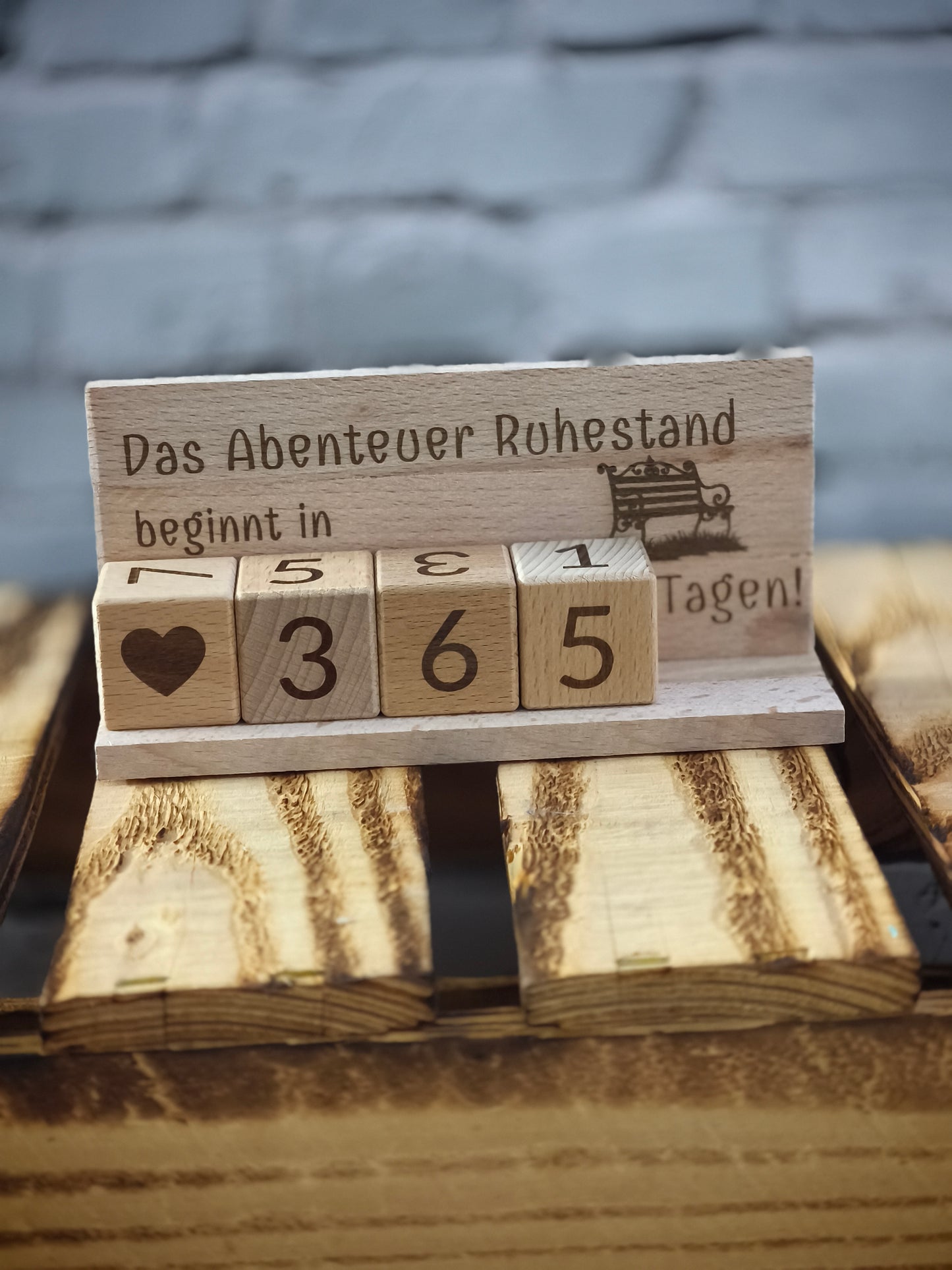 Countdown bis zum Ruhestand - gravierte Würfel als emotionales Geschenk