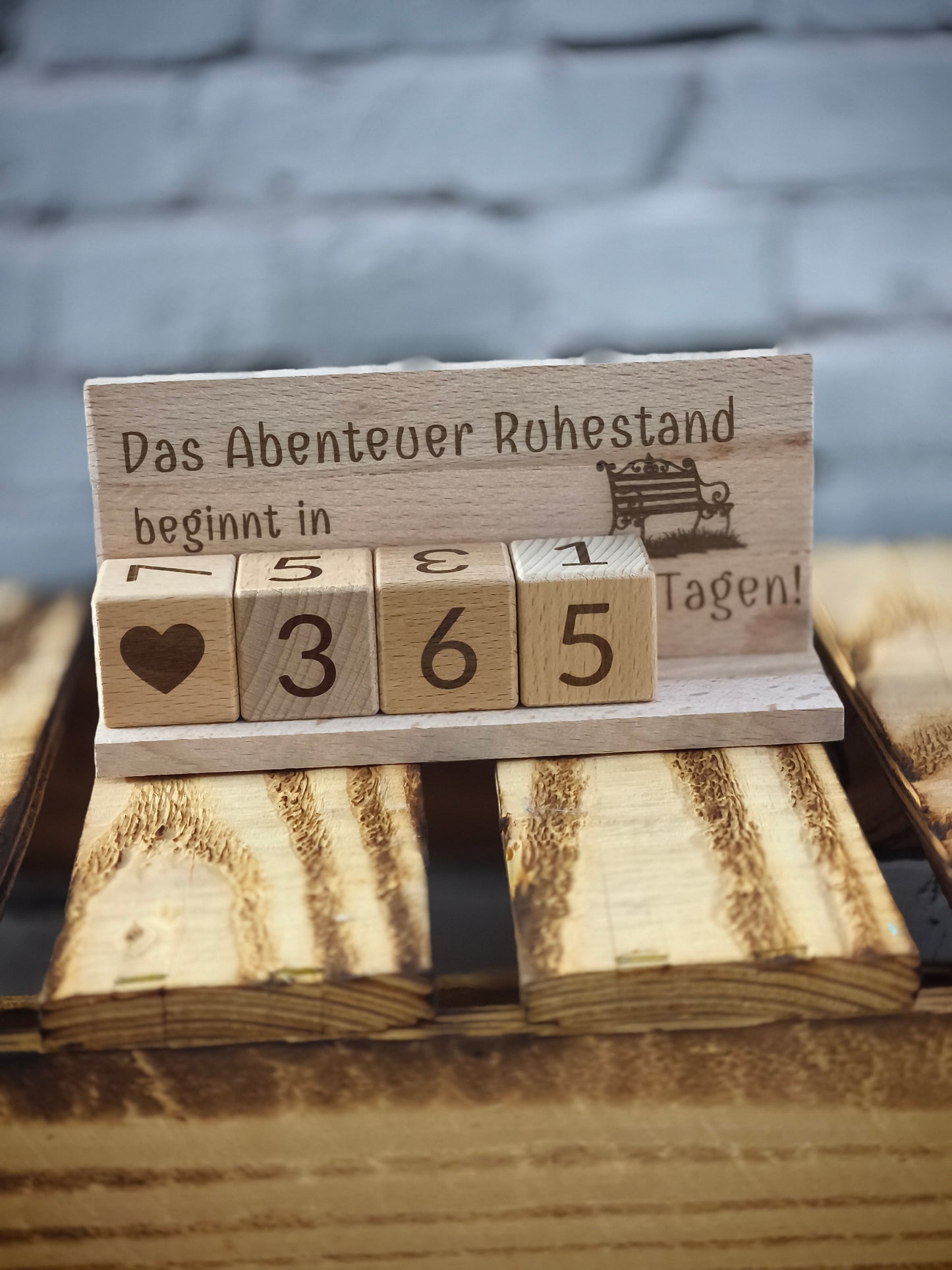 Countdown bis zum Ruhestand - gravierte Würfel als emotionales Geschenk
