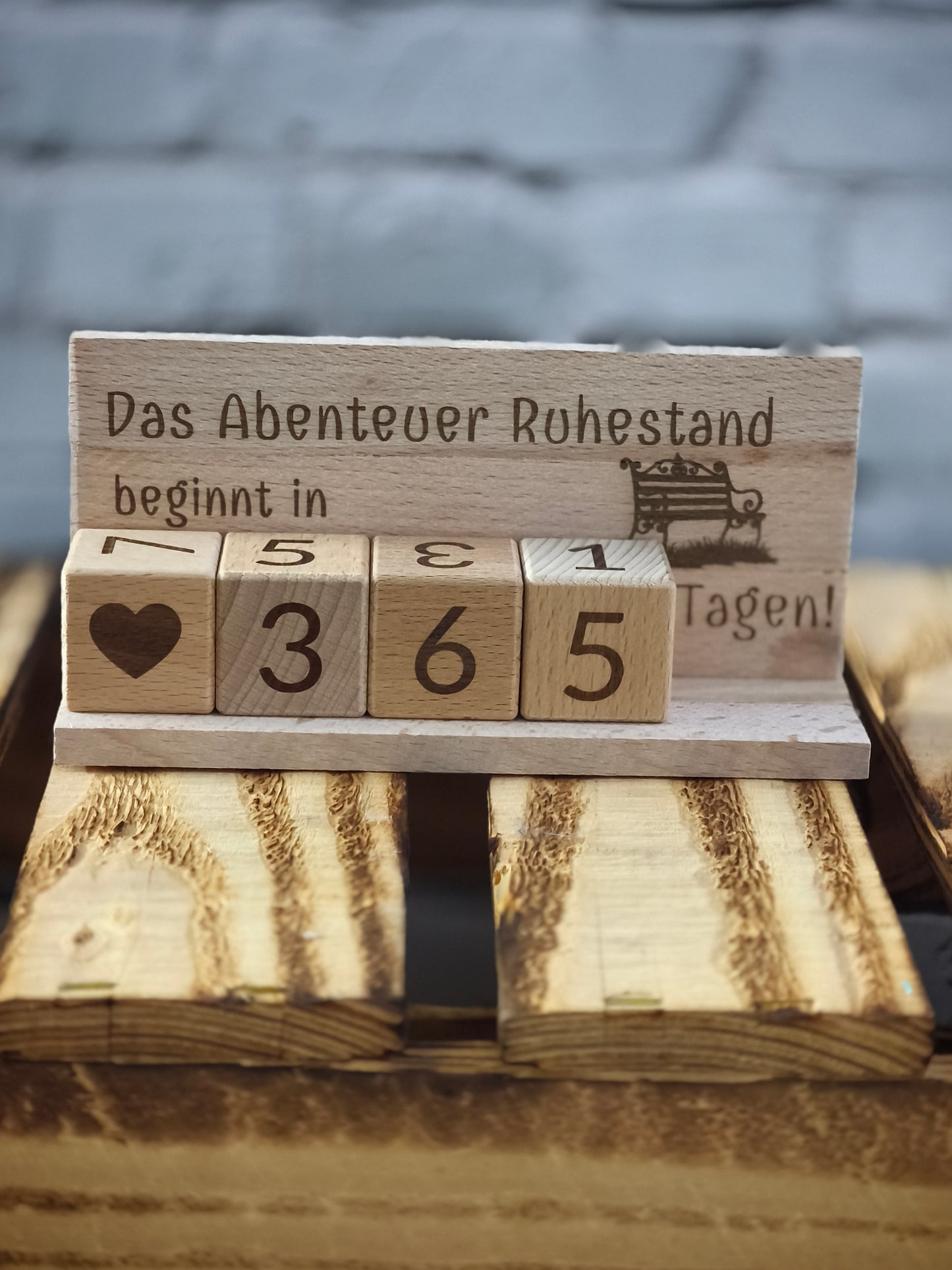 Countdown bis zum Ruhestand - gravierte Würfel als emotionales Geschenk