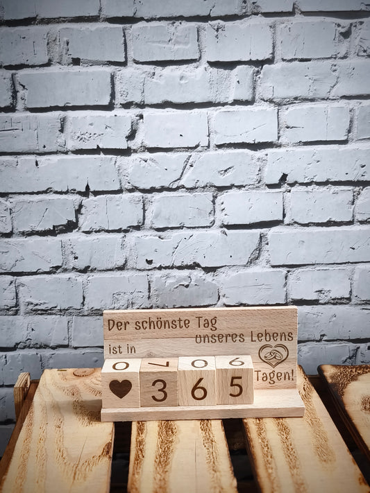 Hochzeit Countdown aus Holz – gravierter Würfelzähler für die Tage bis zum Ja-Wort