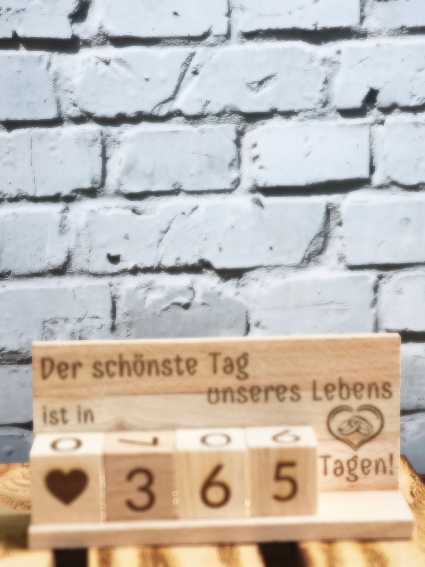 Hochzeit Countdown aus Holz – gravierter Würfelzähler für die Tage bis zum Ja-Wort