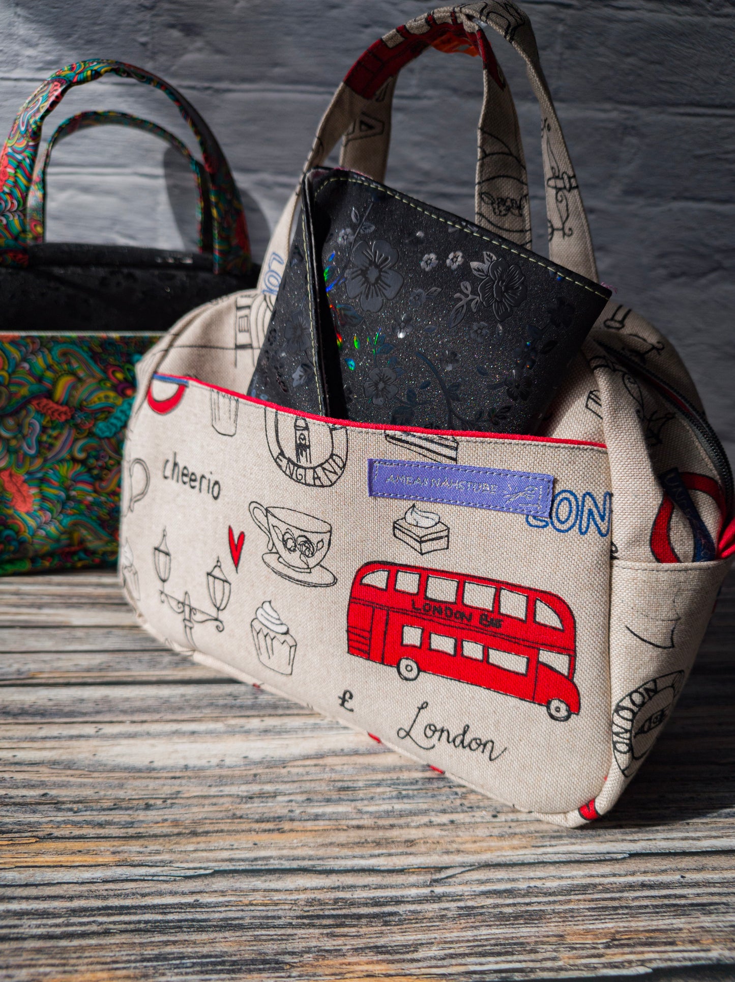 Tolle kleine Damen Handtasche mit London Motiv - Stylisch und praktisch