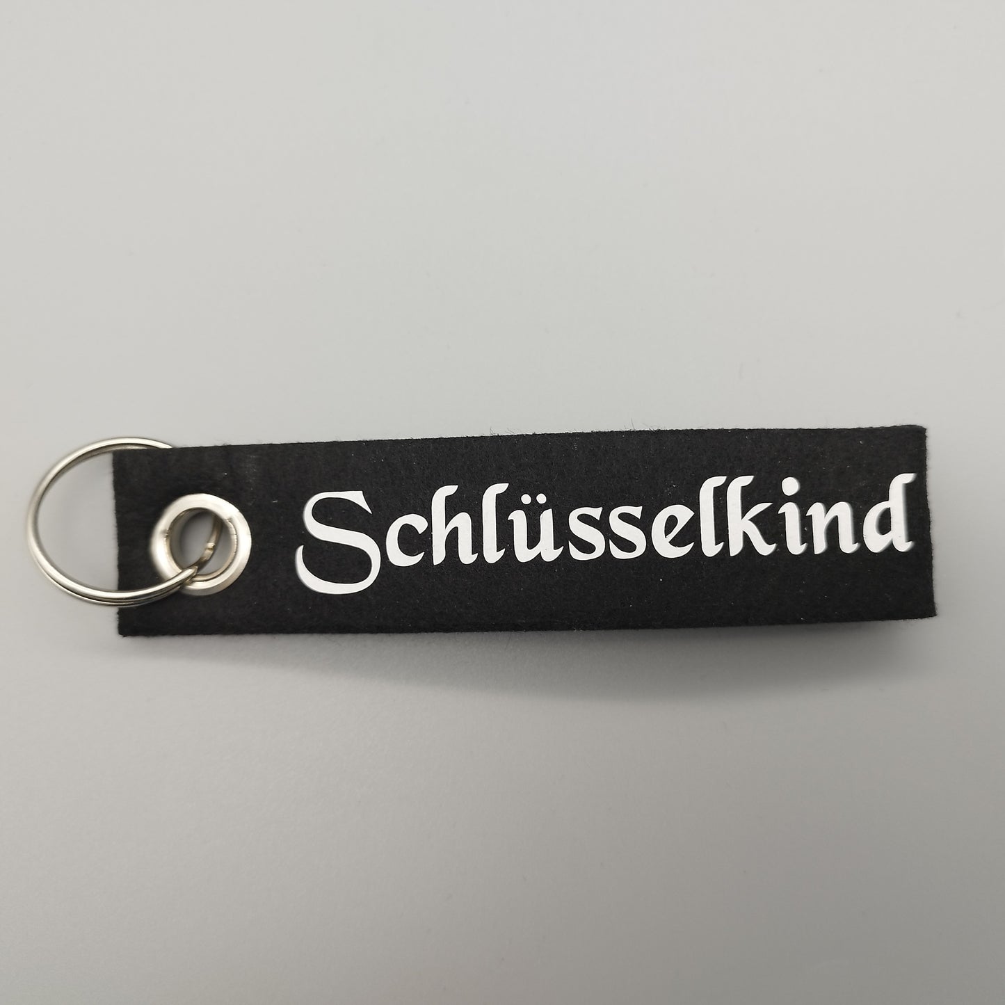 Handgefertigte Filz-Schlüsselanhänger für stilvolle Akzente