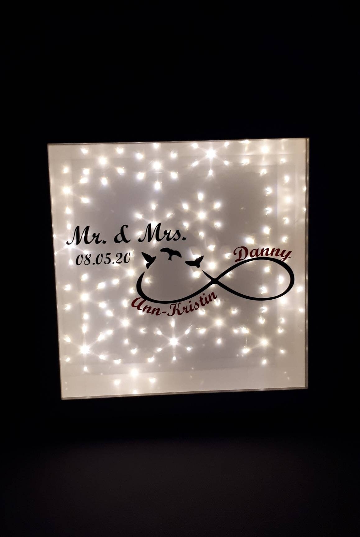 Rahmen LED beleuchtet mit Spruch Mr. & Mrs., individualisierbar
