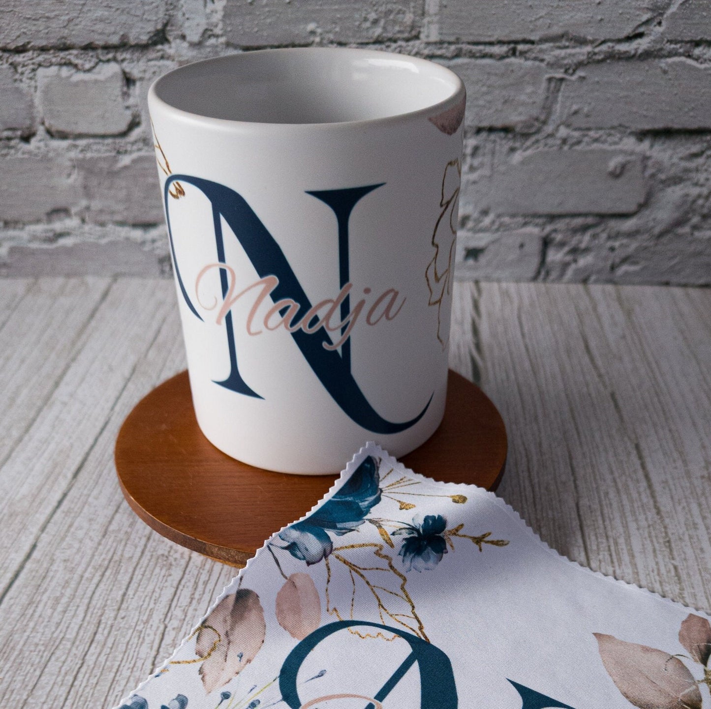 Personalisiert für Ihren Arbeitsplatz: der exklusive Kaffeebecher aus Keramik!