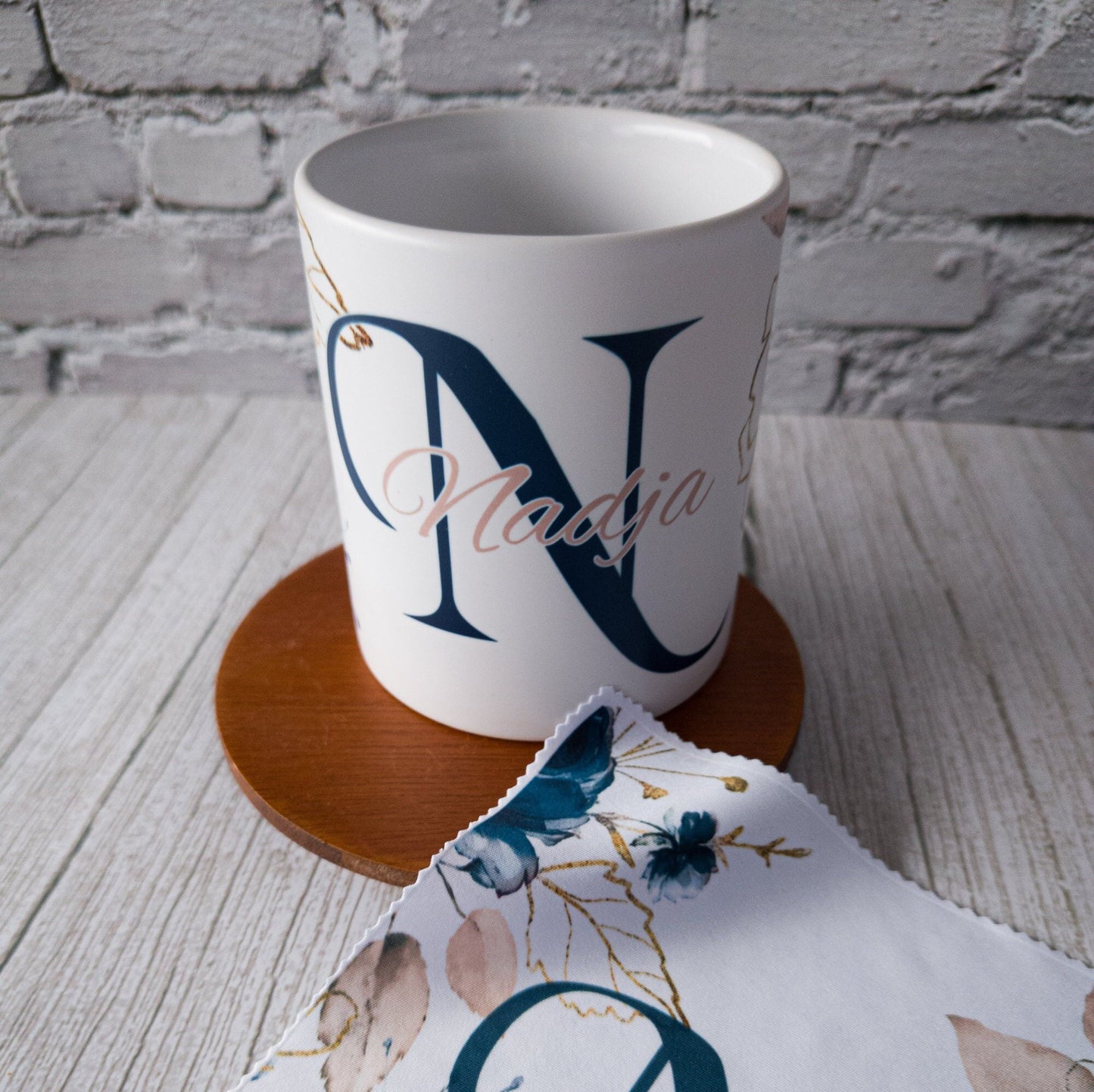 Personalisiert für Ihren Arbeitsplatz: der exklusive Kaffeebecher aus Keramik!