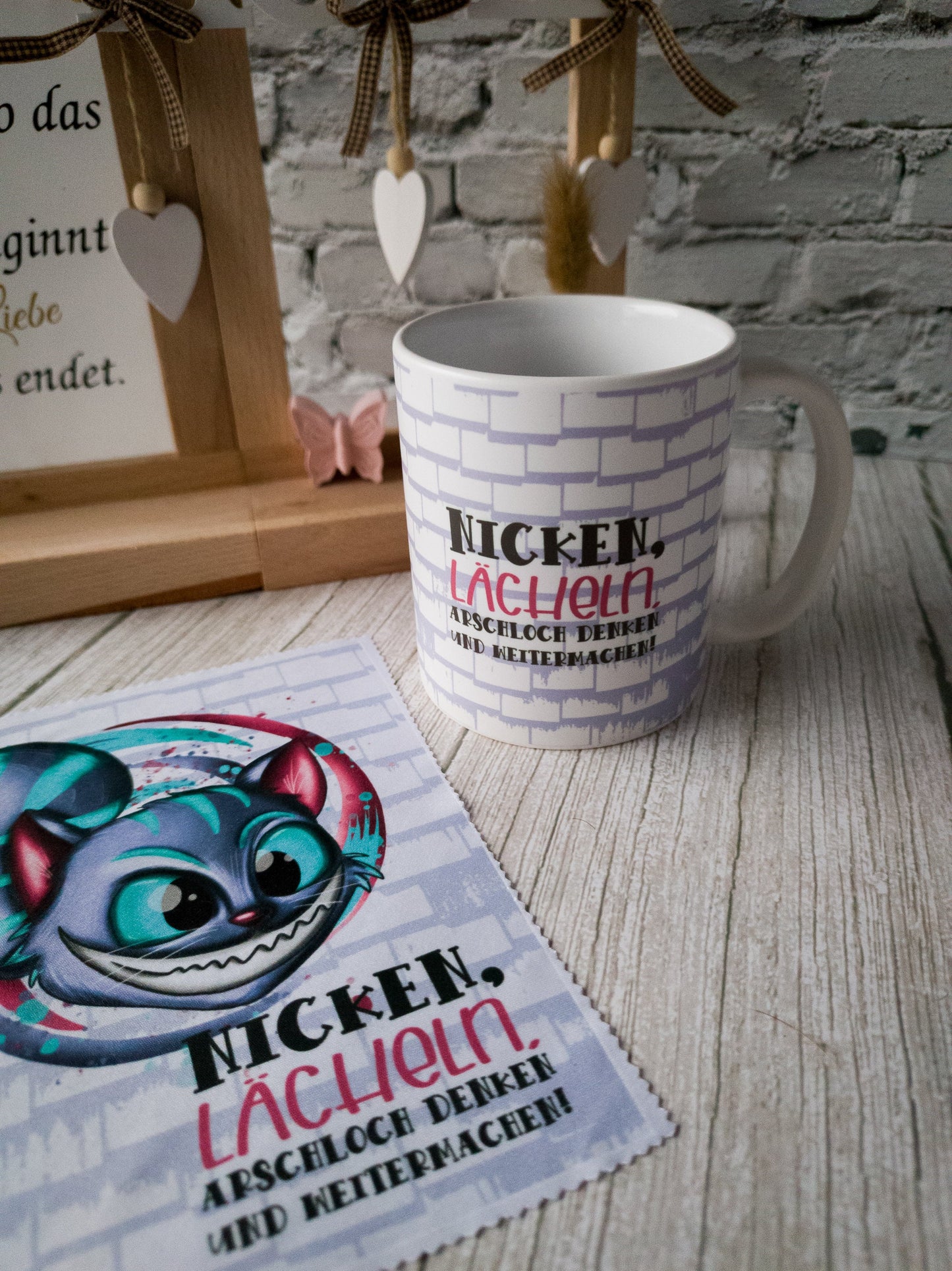 Brilliant durch den Tag - Geschenkset – lustige Tasse und passendes Brillenputztuch